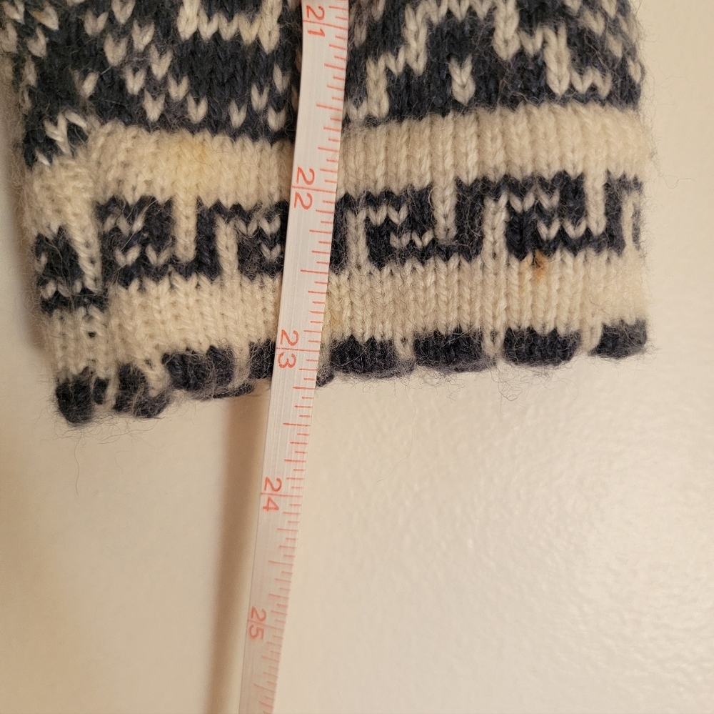 Peruvian Knit Sweater - Picture 6 of 8